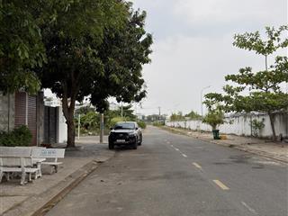 Cần bán nền biệt thự 10x22m kdc t30 giá 70tr/m sổ hồng riêng xây dựng tự do