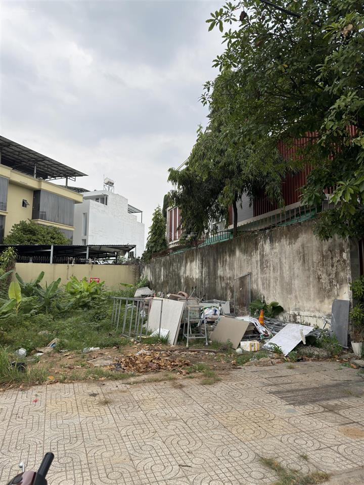 Cần bán nền biệt thự 10x22m kdc t30 giá 70tr/m sổ hồng riêng xây dựng tự do