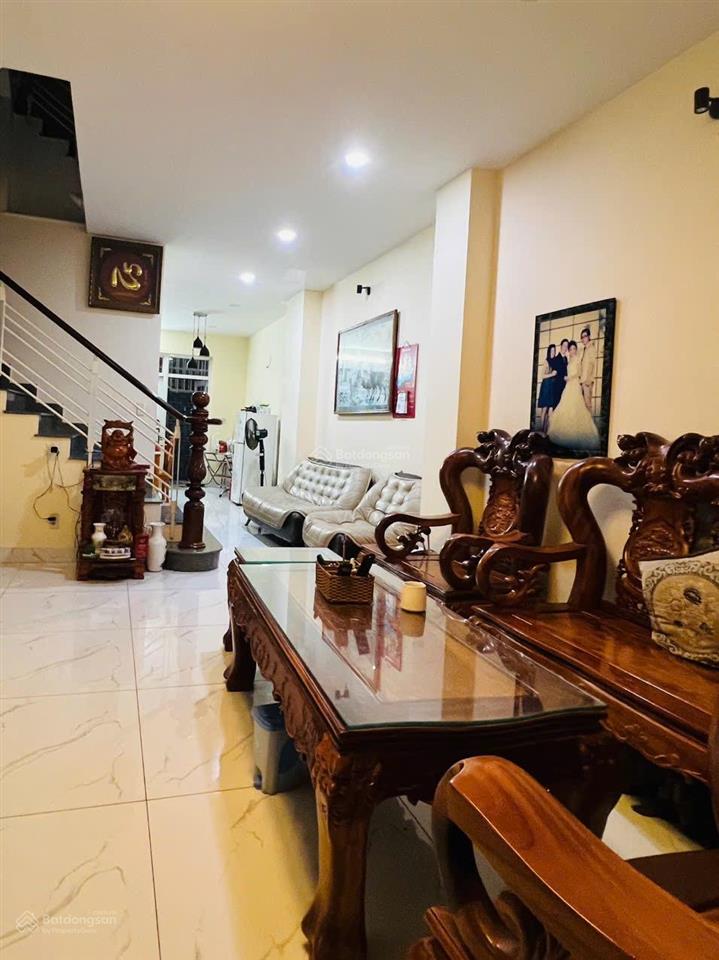 Cần cho thuê nhà nguyên căn 1 trệt 3 lầu kdc 6b intresco bình hưng hcm 22tr/th