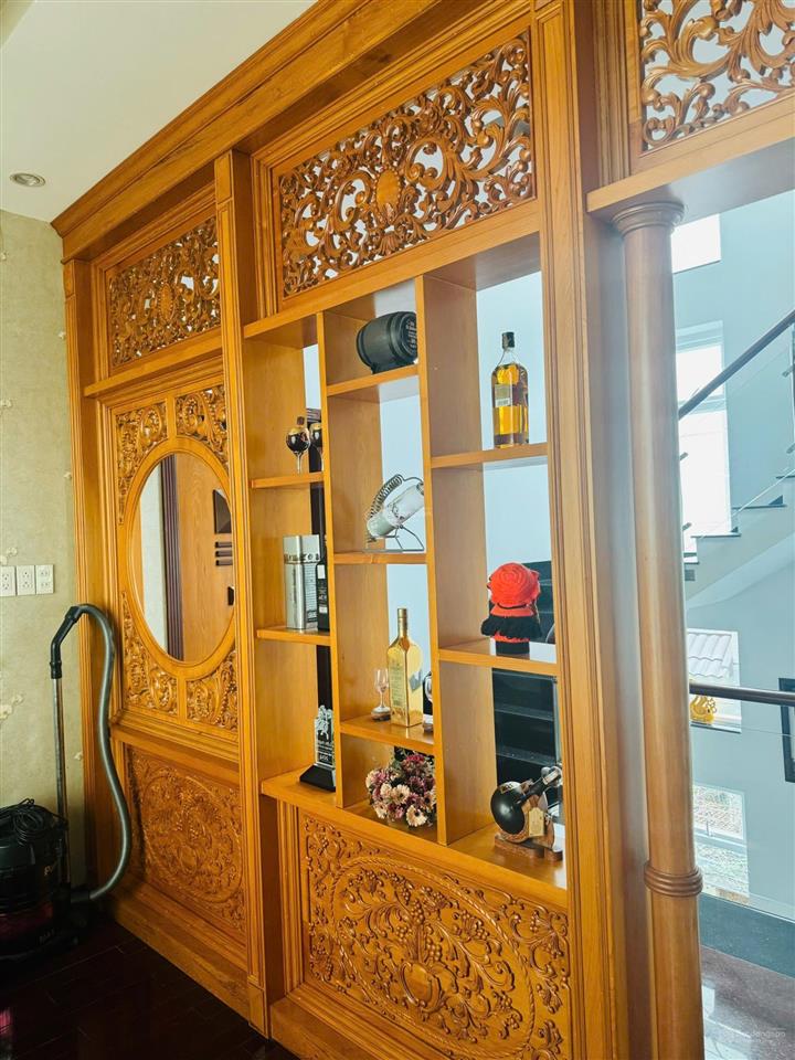 Cần bán căn biệt thự đơn lập 4 tầng kdc 6b intresco giá 35 tỷ 1 hầm 4 lầu full nội thất cao cấp