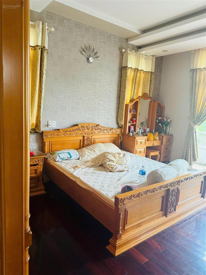Cần bán căn biệt thự đơn lập 4 tầng kdc 6b intresco giá 35 tỷ 1 hầm 4 lầu full nội thất cao cấp