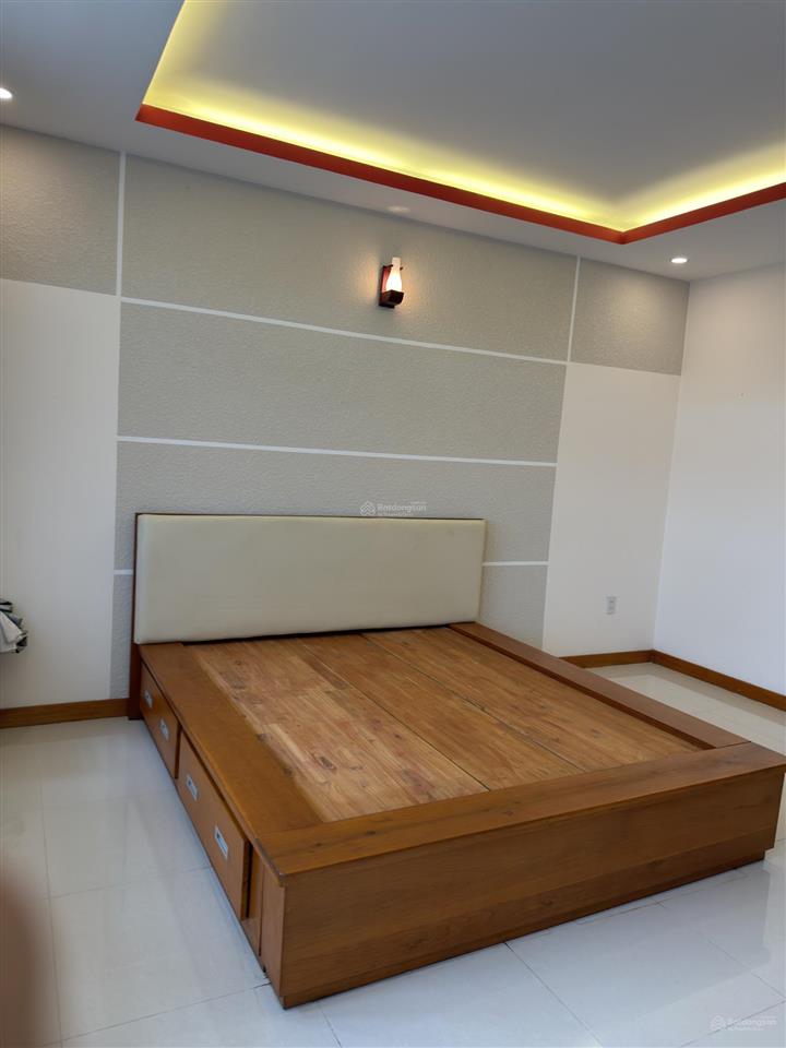 Cho thuê nhà nguyên căn kdc 6b intresco 1 trệt 3 lầu đường số 2 giá 20tr/m  0932 798 ***
