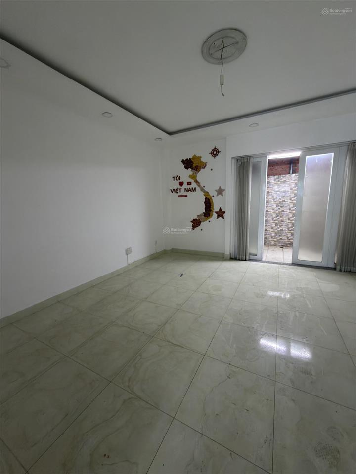 Cho thuê nhà nguyên căn kdc 6b intresco 1 trệt 3 lầu đường số 2 giá 20tr/m  0932 798 ***