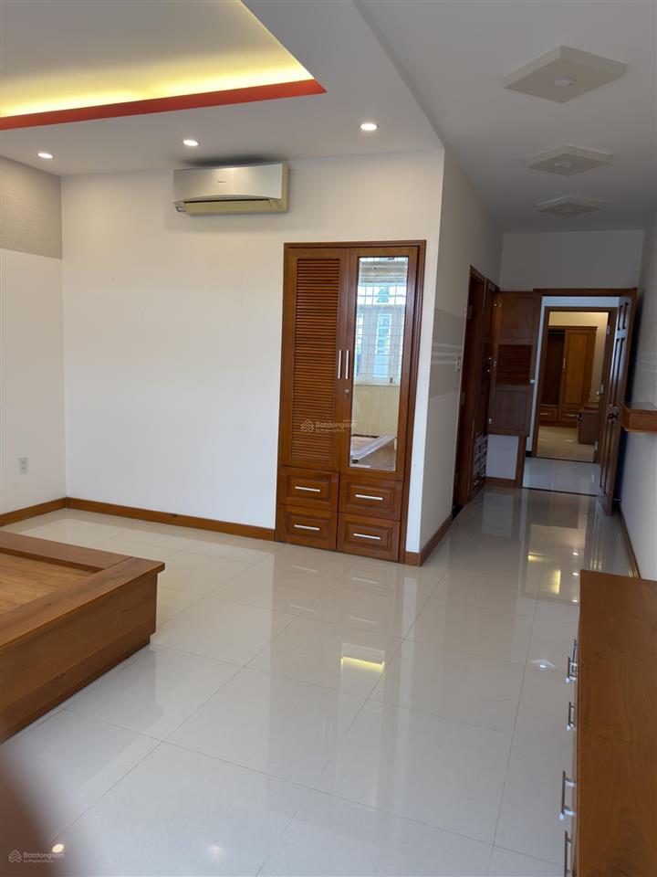 Cho thuê nhà nguyên căn kdc 6b intresco 1 trệt 3 lầu đường số 2 giá 20tr/m  0932 798 ***