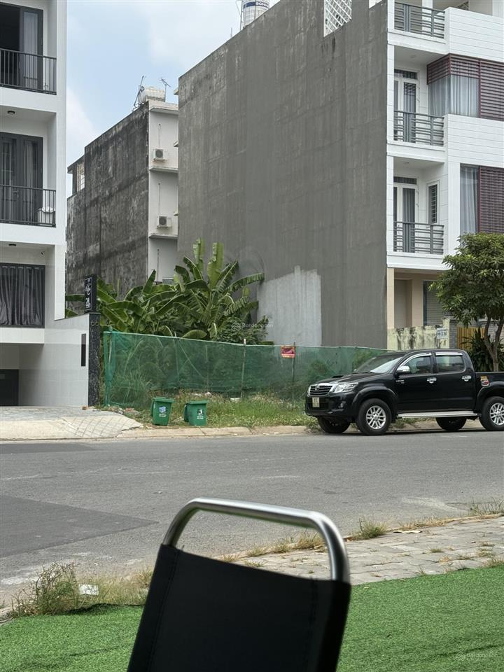 Bán nhanh lô đất nhà phố view trường học tttm kdc đại phúc đường 6a giá 80tr/m2, dt 110m2
