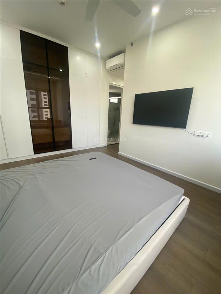 Chính chủ gửi cho thuê celesta rise 3pn 2wc 105m2 full đồ giá 26tr lầu cao view đẹp.  0918 722 ***