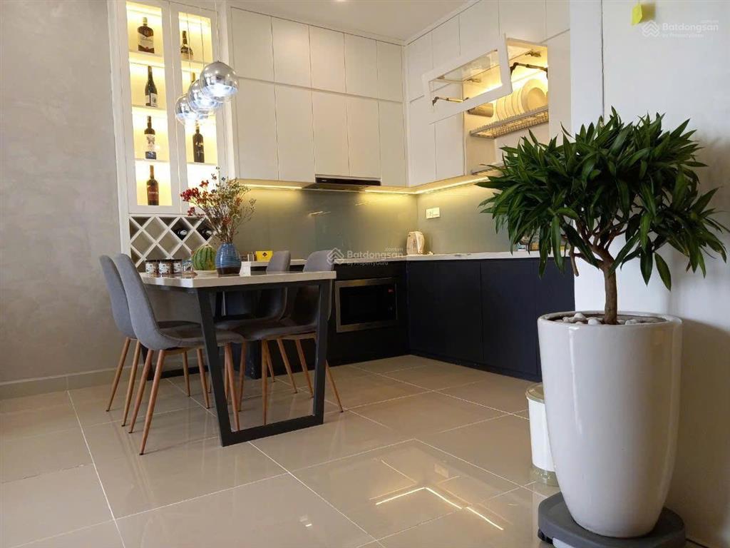 Tin thật 100% 2pn 2wc 70m² full nội thất lầu cao view sông giá chỉ 14tr500.  0918 722 ***