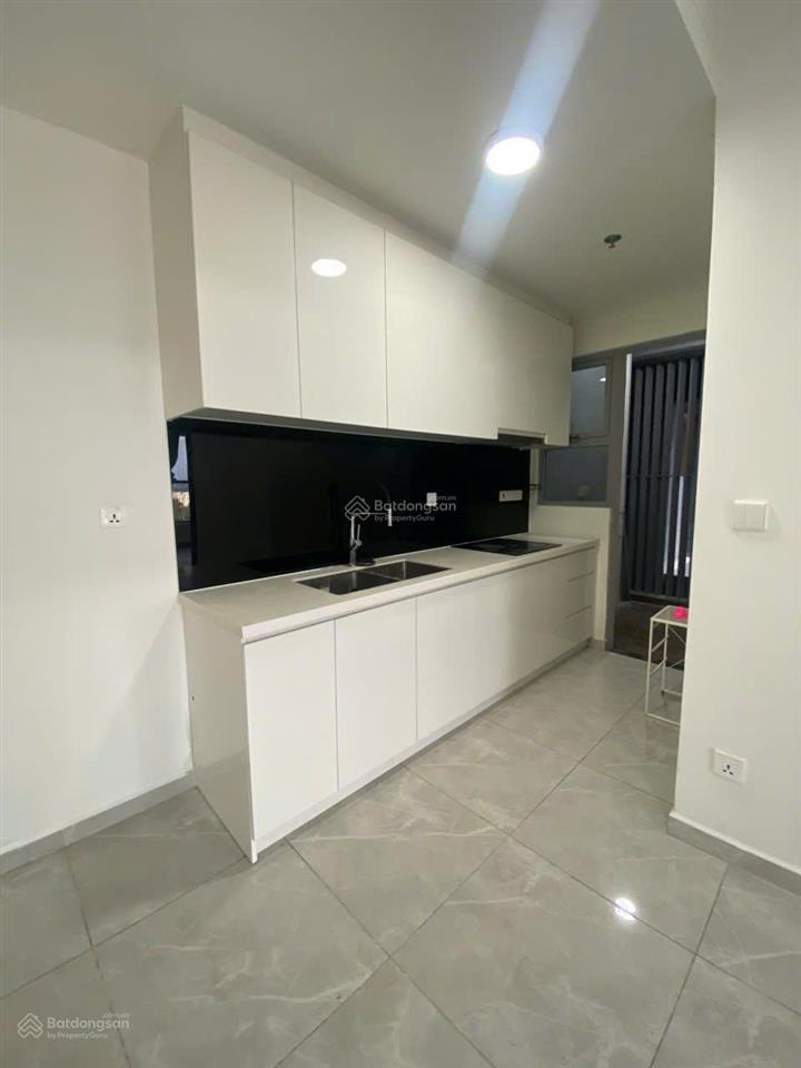 Chính chủ gửi celesta rise 2pn 2wc 80m2 nội thất cơ bản giá chỉ 13 triệu/tháng.  0918 722 ***