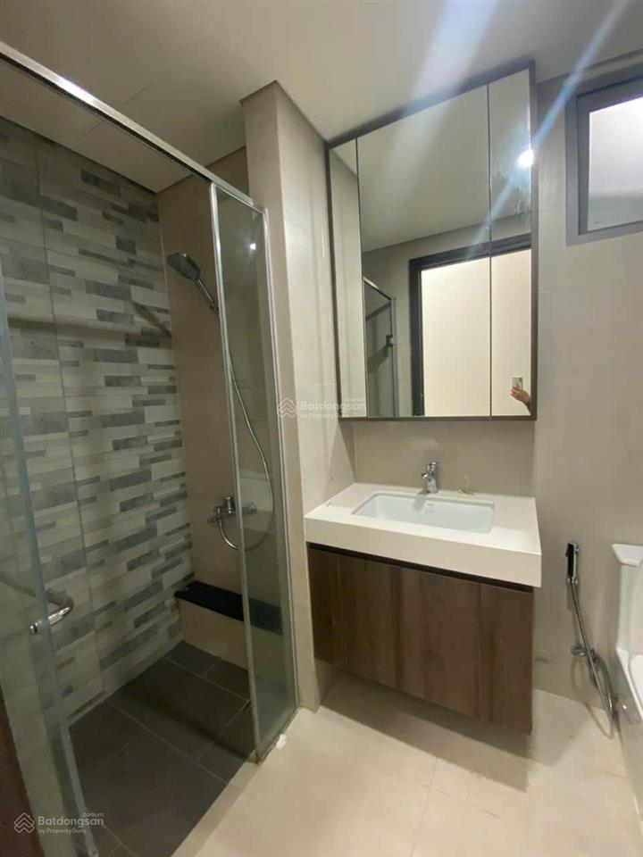 Chính chủ gửi celesta rise 2pn 2wc 80m2 nội thất cơ bản giá chỉ 13 triệu/tháng.  0918 722 ***