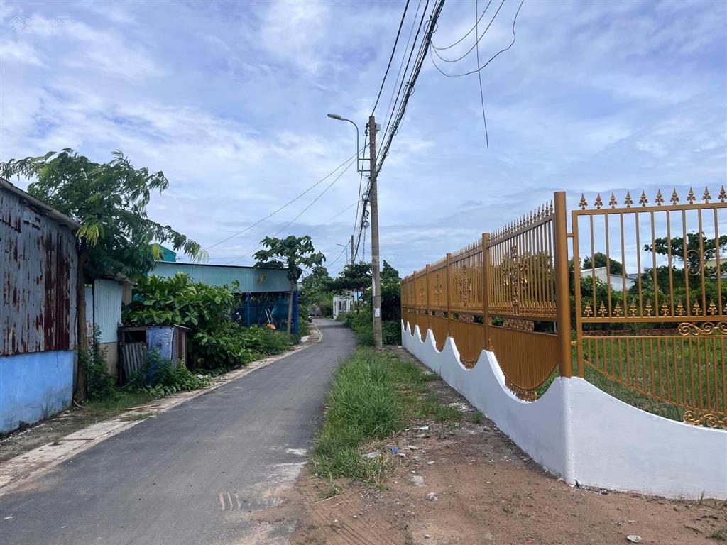 Bán đất 2600m2 có 1700m2 thổ cư tại lương văn nho, cần giờ, giá ưu đãi 17 triệu/m2