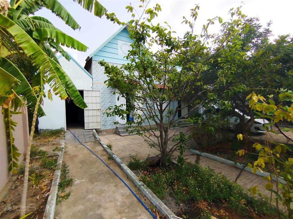Bán đất đẹp sẵn nhà kèm vườn ăn trái tại tổ 6 ấp tân trung xã châu pha, 4 tỷ, 720 m2