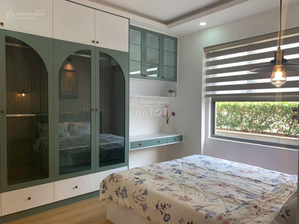 Bán gấp căn hộ 3pn dt 130m2 giá chỉ 4.8ty nhà decor tặng nội thất cao cấp