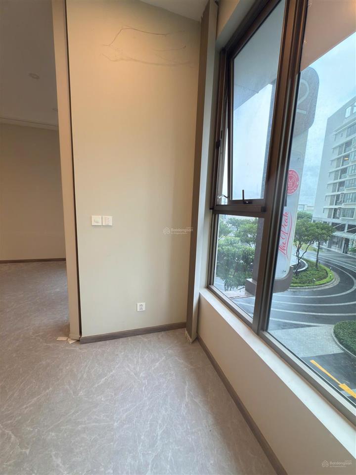 Cho thuê shop m8 the peak midtown 30m2 1 phòng + wc riêng view thác nước, giá 15 triệu/tháng