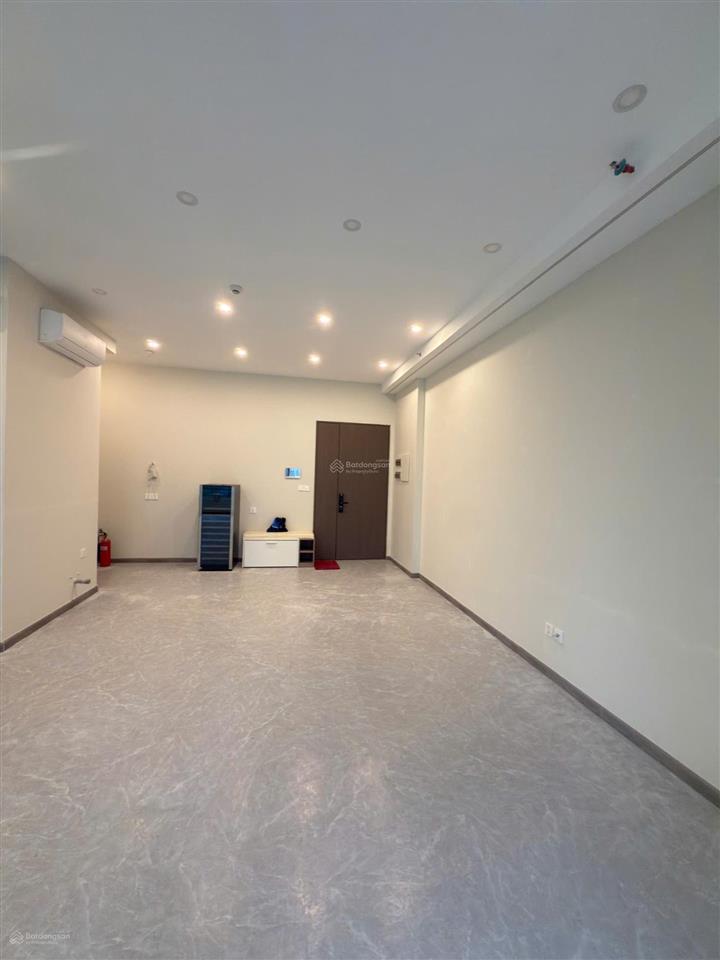 Cho thuê shop m8 the peak midtown 30m2 1 phòng + wc riêng view thác nước, giá 15 triệu/tháng