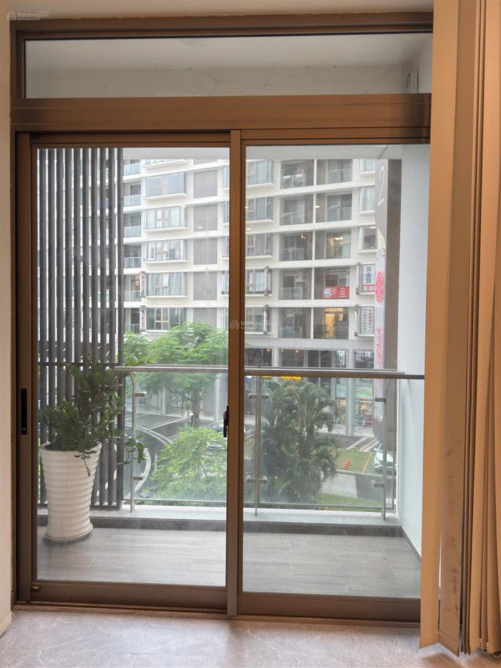 Cho thuê shop m8 the peak midtown 30m2 1 phòng + wc riêng view thác nước, giá 15 triệu/tháng