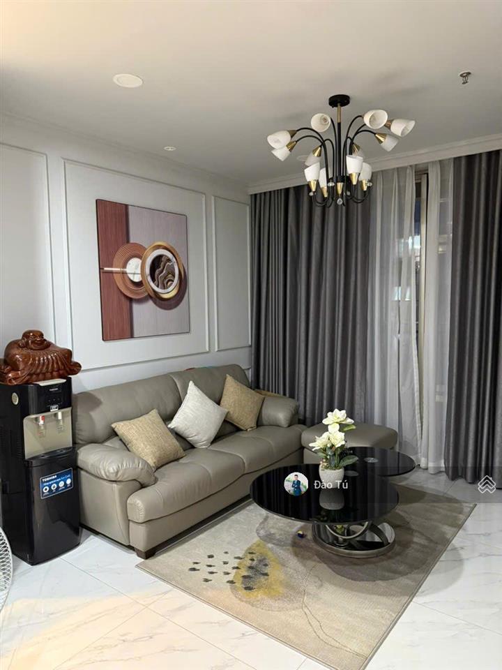 Chuyển nhượng 2pn rộng 97m2 góc view sông đông nam full nt đẹp có sổ hồng riêng.  0903 388 ***