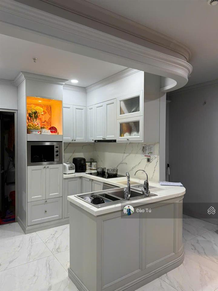 Chuyển nhượng 2pn rộng 97m2 góc view sông đông nam full nt đẹp có sổ hồng riêng.  0903 388 ***