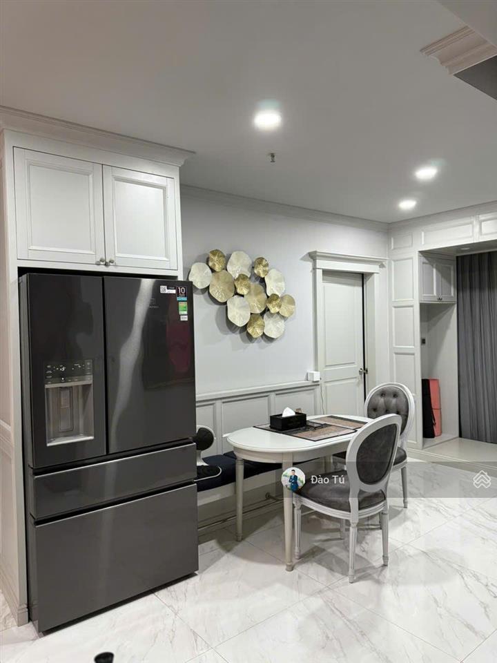 Chuyển nhượng 2pn rộng 97m2 góc view sông đông nam full nt đẹp có sổ hồng riêng.  0903 388 ***