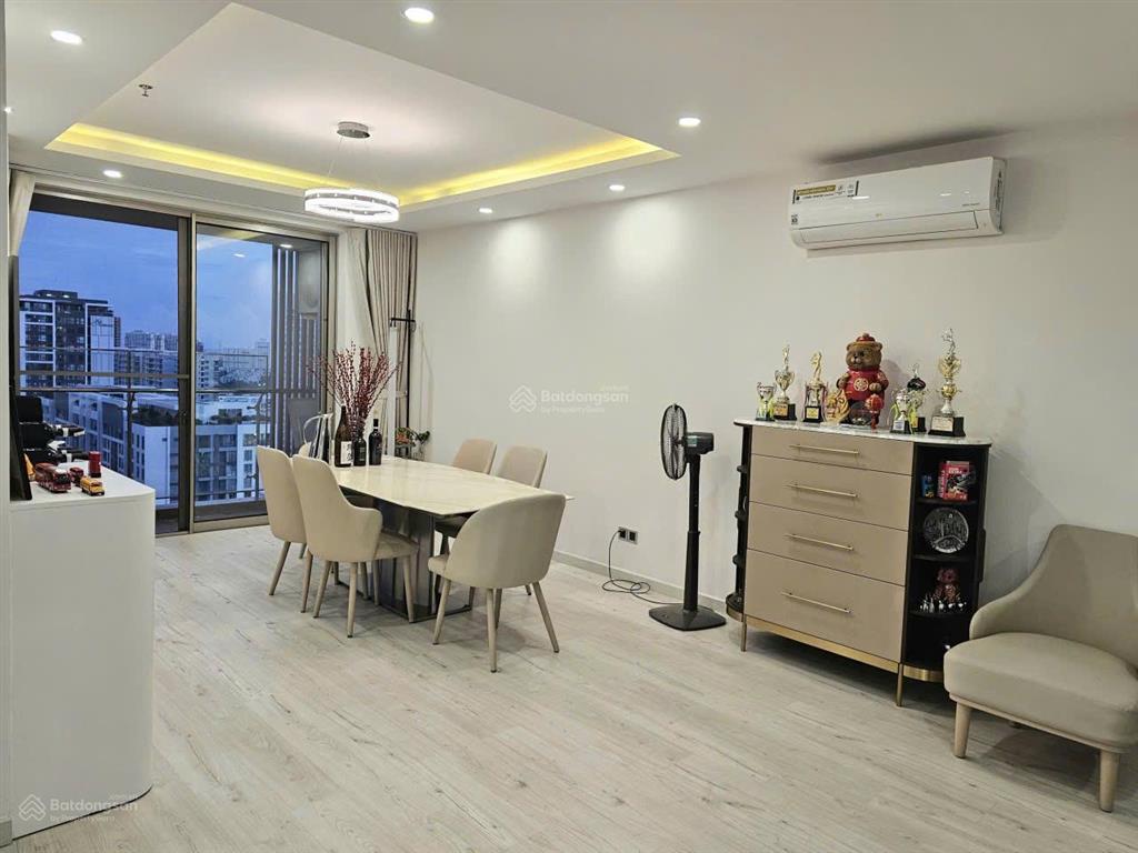 Chủ gửi bán căn hộ midtown m5110m2 lầu cao căn góc view sông hướng đông nam sổ hồng riêng