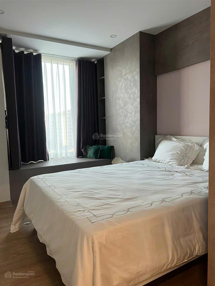 Bán gấp căn hộ midtown the peak m8 phú mỹ hưng, view đông nam 80m2 giá tốt 9,6 tỷ