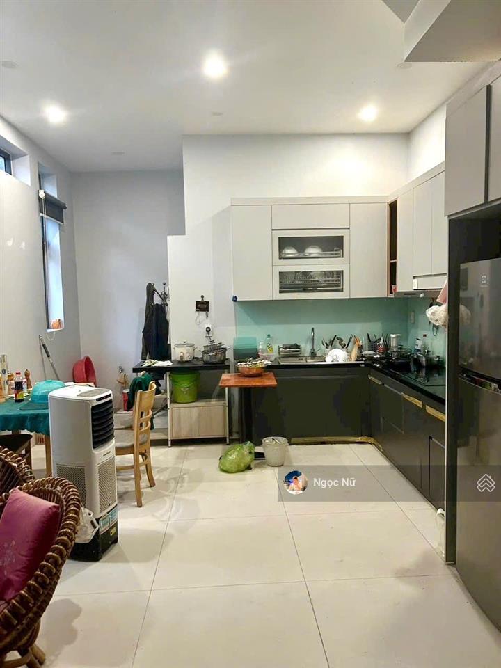 Cực rẻ bán nhà 3 tầng 75m2( 5*15m) góc 2 mặt hẻm oto chỉ 6.99 tỷ  hiệp bình chánh thủ đức
