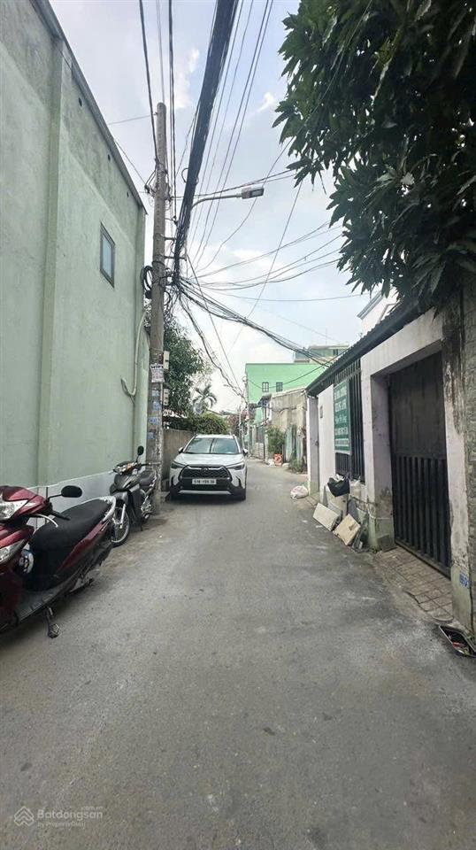 Cực rẻ  4.3 tỷ  71.6m2 đất thổ cư hẻm oto có nhà cấp 4 cũ sát vòng xoay chợ thủ đức