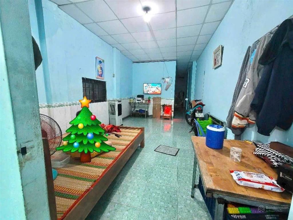 Cực rẻ  4.3 tỷ  71.6m2 đất thổ cư hẻm oto có nhà cấp 4 cũ sát vòng xoay chợ thủ đức
