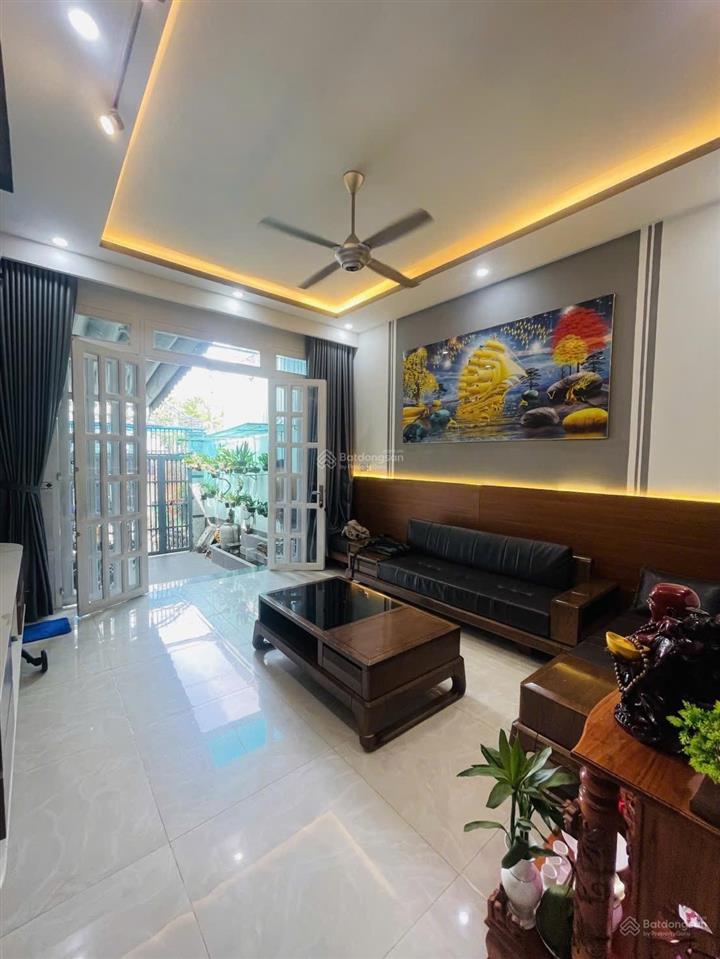 3 tầng tận 103m2 thổ cư  ngang 4.5m /5pn vài căn ra mặt tiền đối diện vạn phúc city  hẻm oto