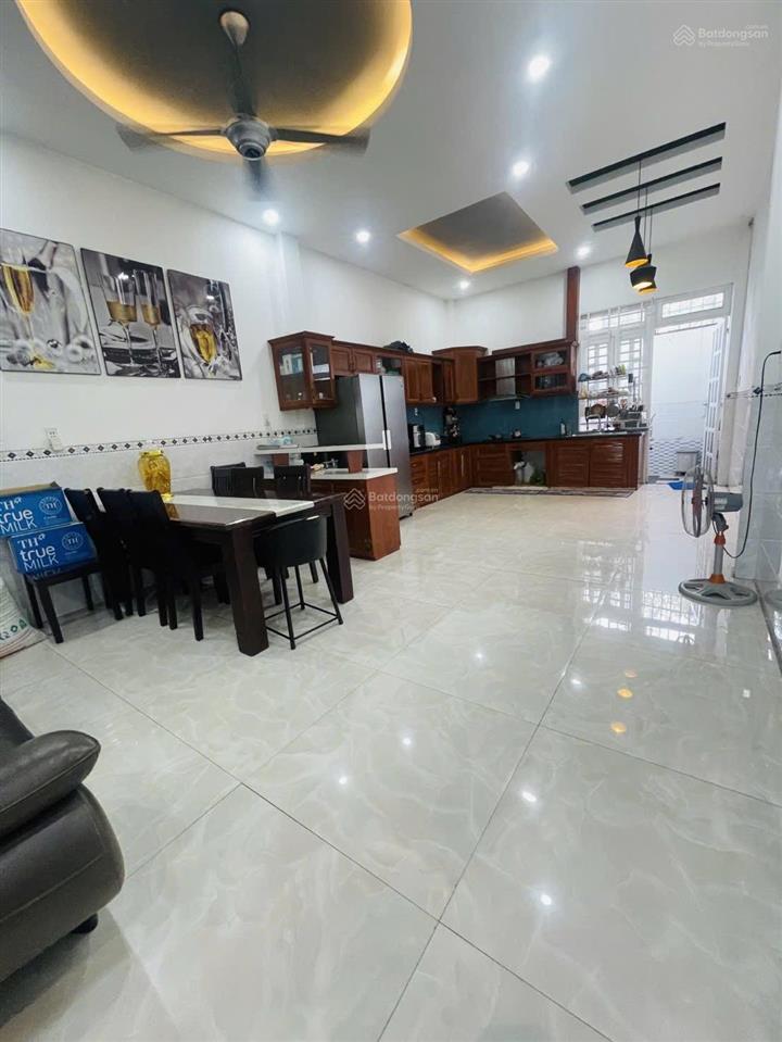 3 tầng tận 103m2 thổ cư  ngang 4.5m /5pn vài căn ra mặt tiền đối diện vạn phúc city  hẻm oto