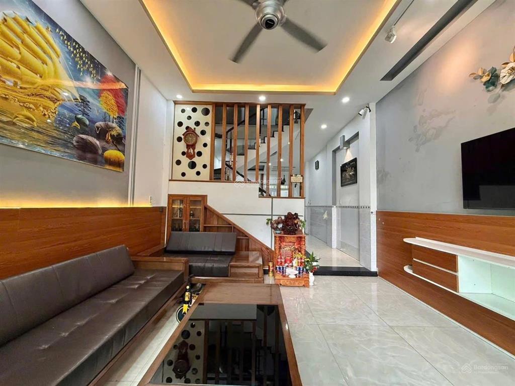 3 tầng tận 103m2 thổ cư  ngang 4.5m /5pn vài căn ra mặt tiền đối diện vạn phúc city  hẻm oto