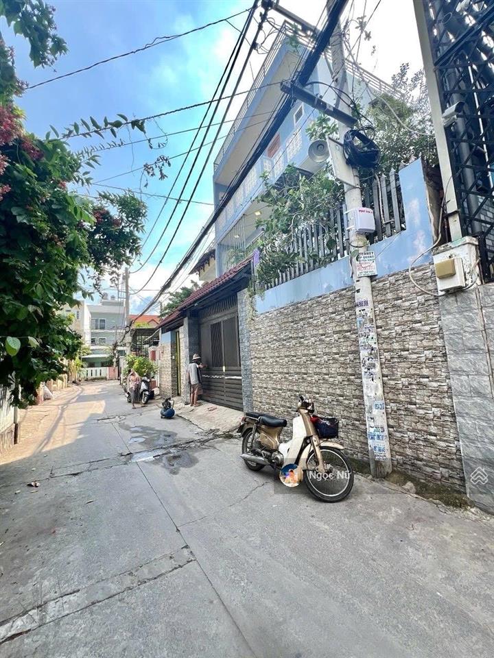 Bán rẻ  còn 4.3 ty  73m2 ( ngang 5.5m)  2 tầng  hẻm 4m cạnh cầu gò dưa sát cc stown thủ đức