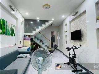 Bán 2 tầng rẻ ngang giá đất 4.7 tỷ  51m2 cách 2 căn ra mặt tiền gần chợ thủ đức oto thông