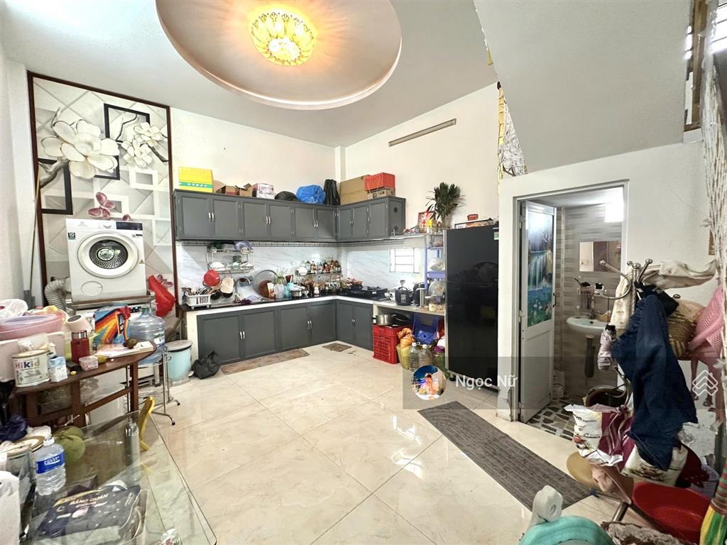 Rẻ  5.6 tỷ  3 tầng  62m hiệp bình chánh sát vách phạm văn đồng hẻm thông thoáng gần bình thạnh