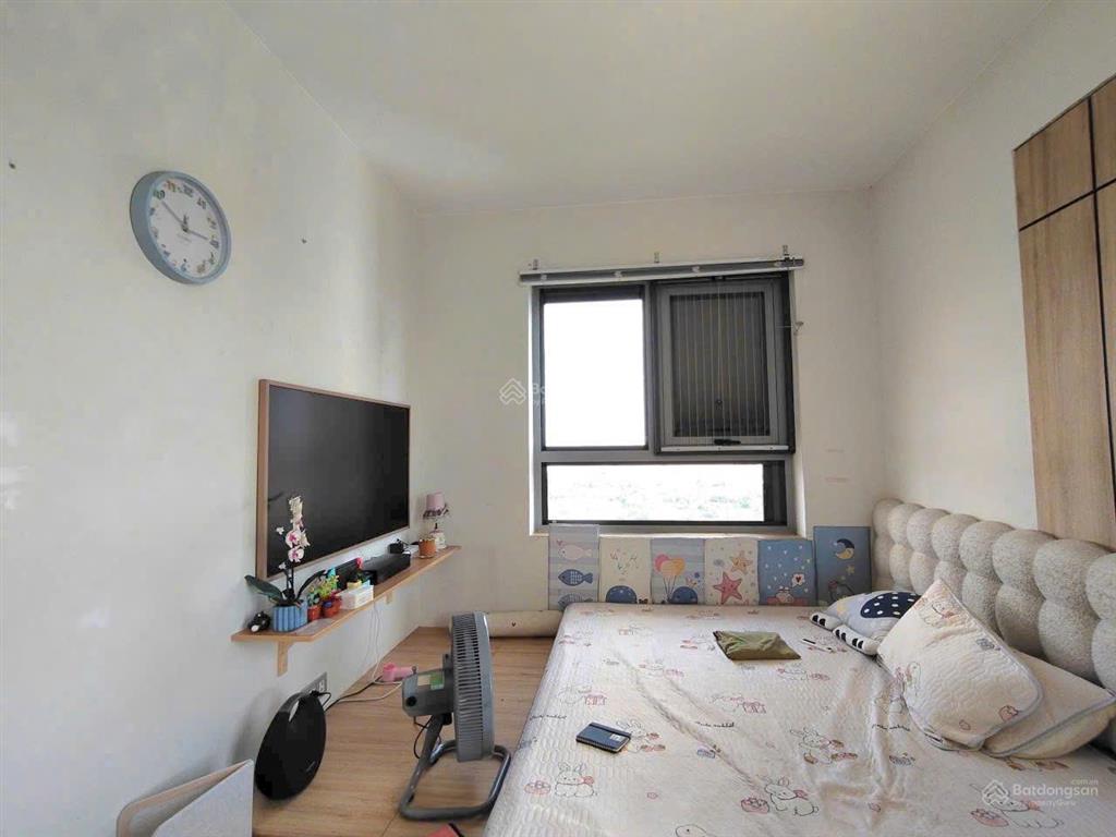 Cần bán gấp căn hộ lux garden, 2pn 74m2 góc view trực diện sông sg lầu cao, hướng đn