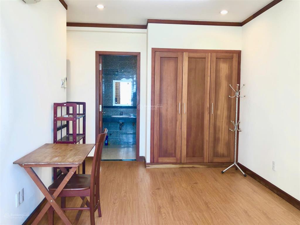 Cho thuê căn hộ hoàng anh gold house, 2 phòng ngủ, nội thất, view đẹp, giá 10 triệu/tháng