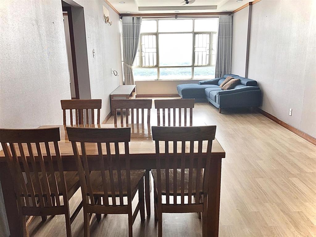 Bán căn hộ hoàng anh gold house, 96m², 2 phòng ngủ, 2wc, lầu cao, view hồ bơi, giá 3.7 tỷ sổ hồng