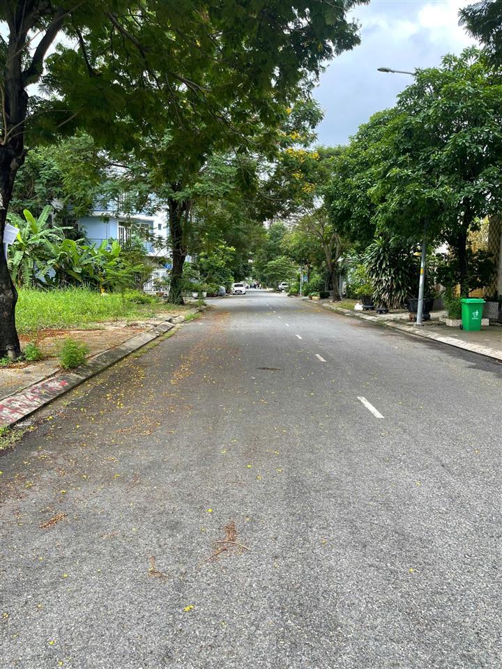 Cần bán nhanh lô biệt thư khu sadeco phước kiển a nhà bè, dt 10x18m, giá bán 15 tỷ thương lượng