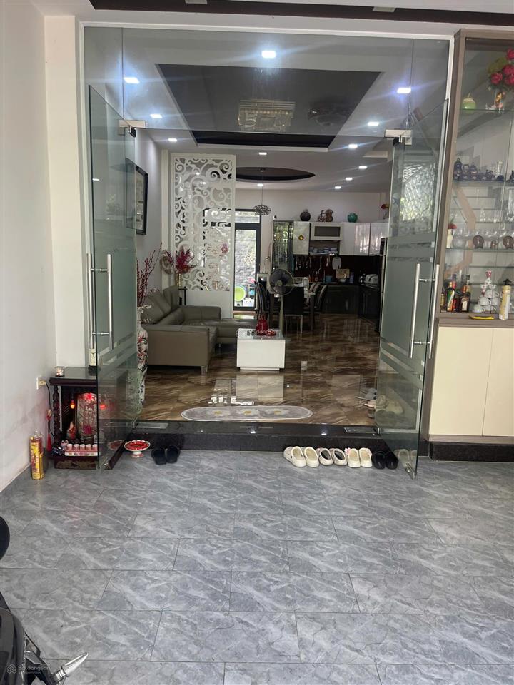 Bán nhanh căn nhà phố kdc sadeco phước kiển a xã nhà bè, dt 5x19 xây 1 trệt 2.5 lầu, giá 13 tỷ