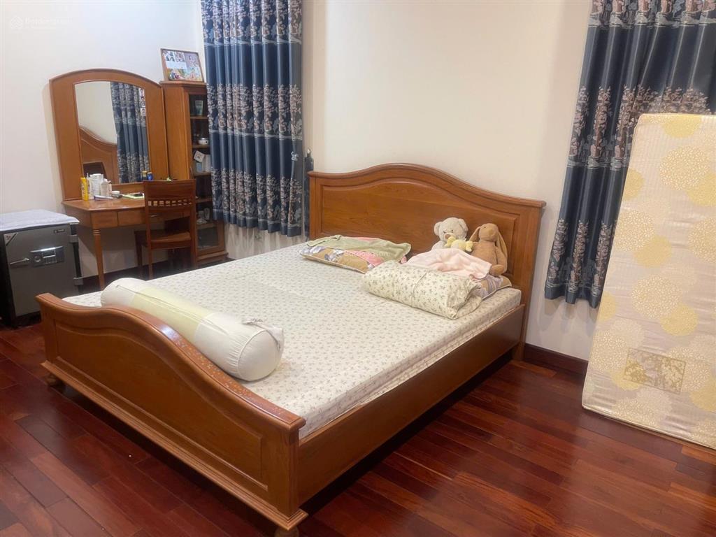 Bán căn biệt thự đường 16m khu sadeco phước kiển a dt 10x19 giá 21.5 tỷ thương lượng  0941 300 ***