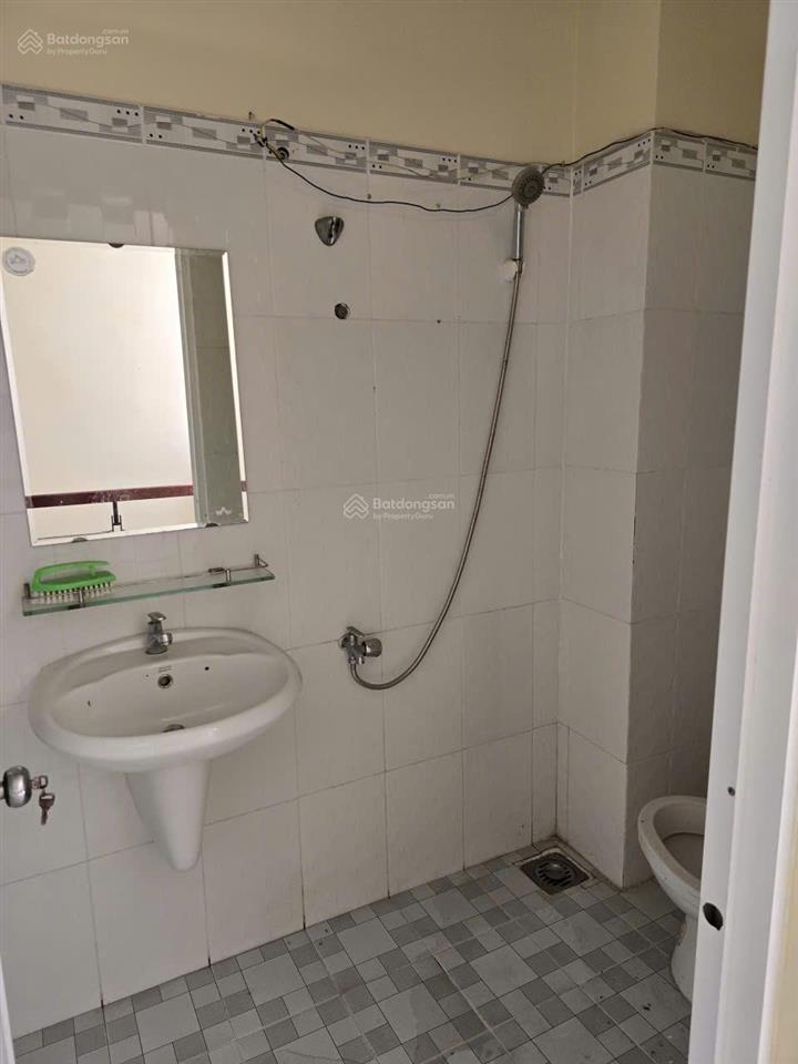 Cho thuê nhà nguyên căn hẻm xe hơi 1053 phước kiển, dt 5x26 giá 18tr/tháng  0703 383 ***