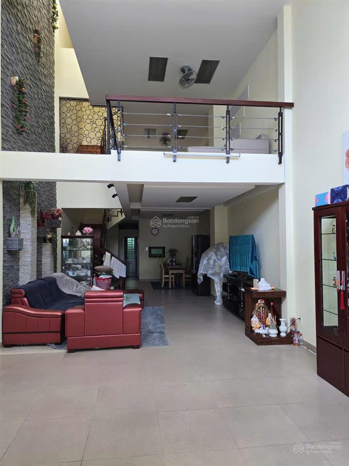 Cho thuê nhà nguyên căn hẻm xe hơi 1053 phước kiển, dt 5x26 giá 18tr/tháng  0703 383 ***