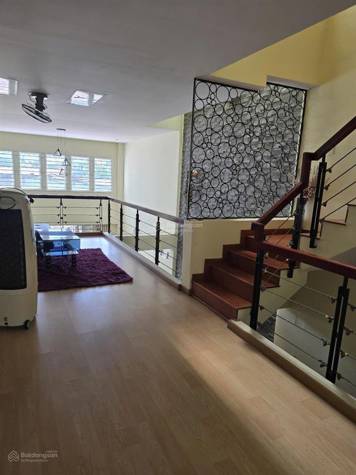 Cho thuê nhà nguyên căn hẻm xe hơi 1053 phước kiển, dt 5x26 giá 18tr/tháng  0703 383 ***