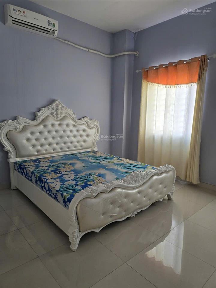 Cho thuê nhà nguyên căn hẻm xe hơi 1053 phước kiển, dt 5x26 giá 18tr/tháng  0703 383 ***