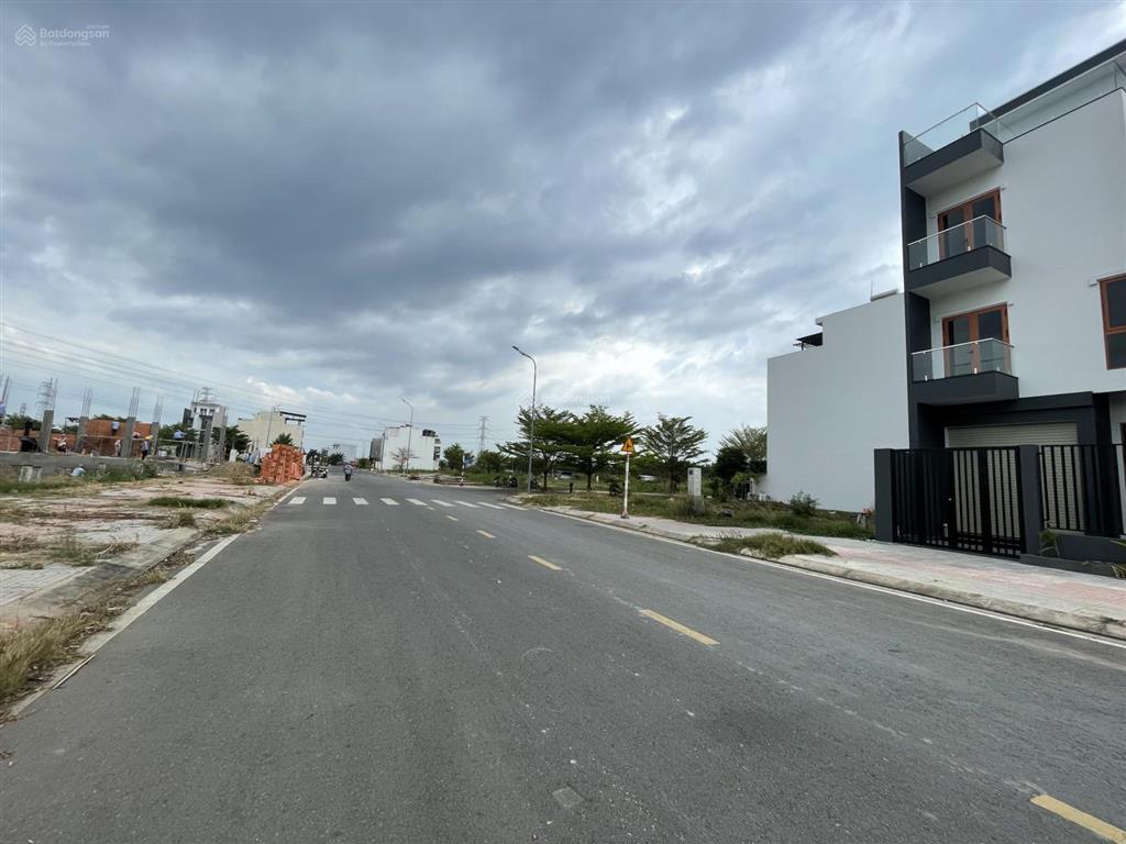 Bán đất nền dự án thanh nhựt, 65 triệu / m2, 108 m2, sổ đỏ cá nhân (tđc)