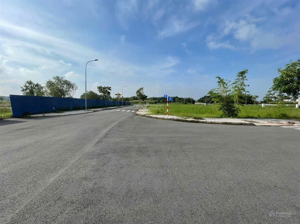 Chuyển nhượng nền nhà phố 5x19 kdc đào sư tích, đối diện căn hộ 25 tầng giá 75tr/m2, sổ hồng