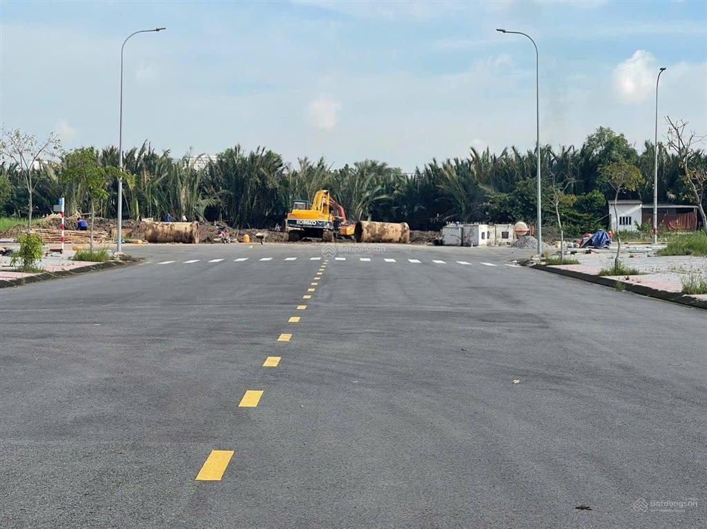 Chuyển nhượng nền nhà phố 5x19 kdc đào sư tích, đối diện căn hộ 25 tầng giá 75tr/m2, sổ hồng