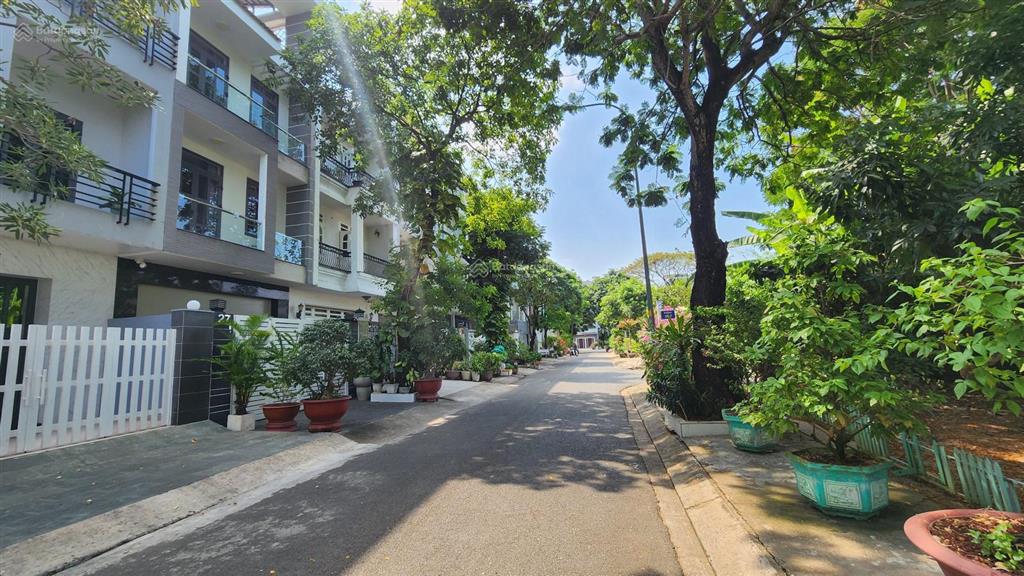 Cho thuê biệt thự đẹp, nhiều tiện ích tại sadeco phước kiển, nhà bè, 30 triệu, 100m2