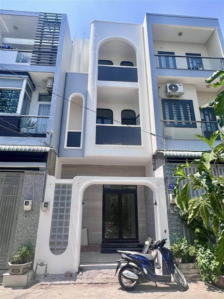 Cần bán nhà hxh đường 963 phú hữu cách nguyễn duy trinh 800m, nhà mới 100%