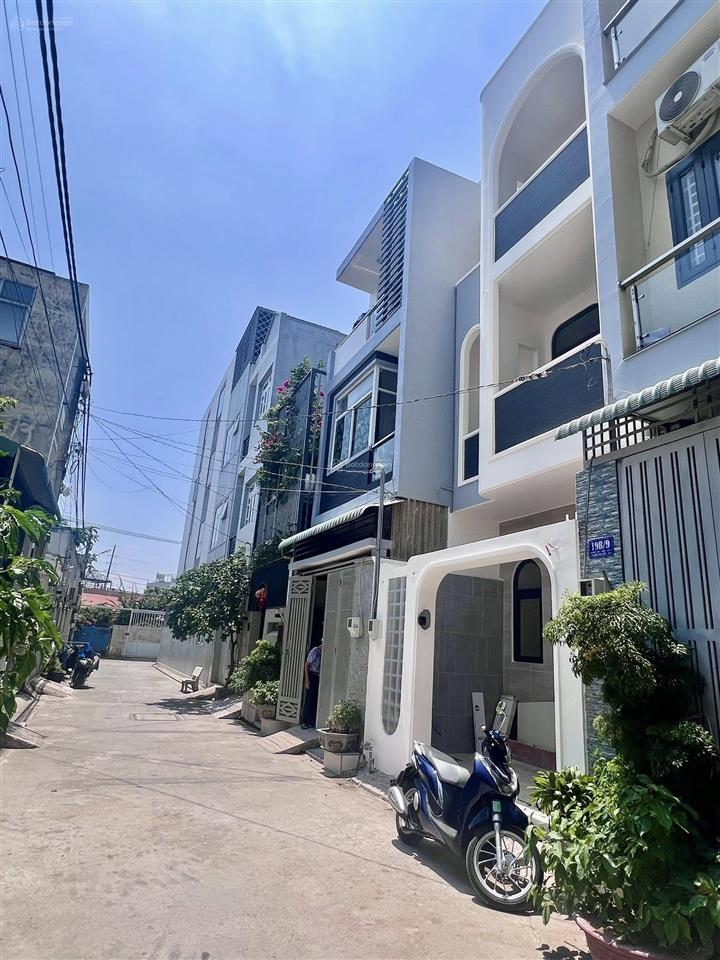 Cần bán nhà hxh đường 963 phú hữu cách nguyễn duy trinh 800m, nhà mới 100%