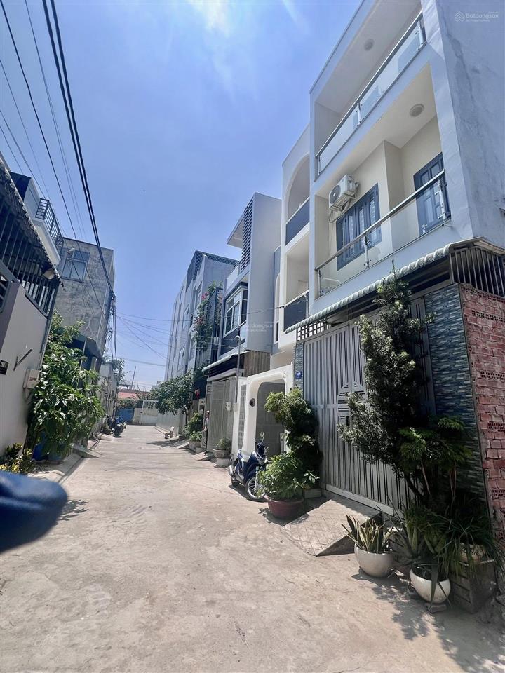 Cần bán nhà hxh đường 963 phú hữu cách nguyễn duy trinh 800m, nhà mới 100%